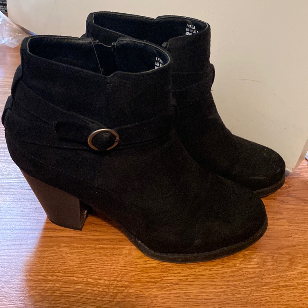JustFab ankle booties size 9